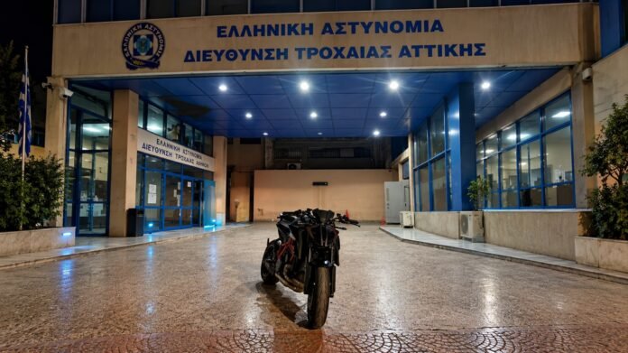 Έκαναν-σούζες-και-ανέβαζαν-video-στα-social-media-–-Σύλληψη-δύο-μοτοσυκλετιστών