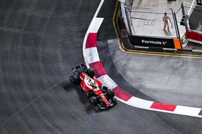 f1:-Η-ferrari-είχε-την-ταχύτητα-να-κατακτήσει-την-pole-position-στο-gp-Σιγκαπούρης