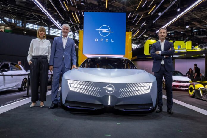 Η-opel-στο-Σαλόνι-Αυτοκινήτου-του-Παρισιού-–-Δύο-παγκόσμιες-πρεμιέρες,-τέσσερα-νέα-μοντέλα-και-επενδύσεις-άνω-του-e1-δισ.