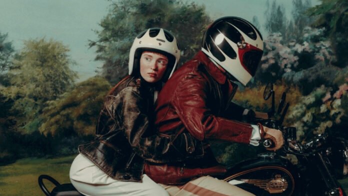 Συνάντηση-γιγάντων:-royal-enfield-και-hedon-δημιουργούν-16-συλλεκτικά-κράνη