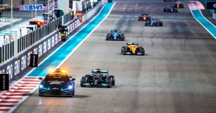 f1:-Ο-Χόρνερ-αποκαλύπτει-πώς-πίεσε-τον-Μάσι-να-αλλάξει-την-απόφασή-του-στο-Άμπου-Ντάμπι-του-2021