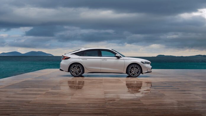 honda-civic-e:hev:-Χαράζει-τον-δικό-του-δρόμο-και-ξεχωρίζει